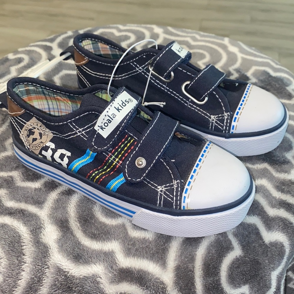 New Koala Kids Boys Size 10 Canvas Velcro Shoes